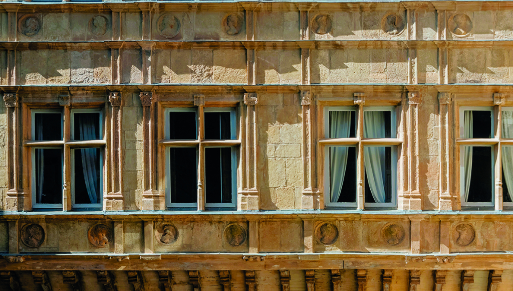 Maison d'Armagnac à Rodez. (c) Rodez agglomération/Nuuk Photographies un bout de la façade de la maison d'Armagnac à Rodez