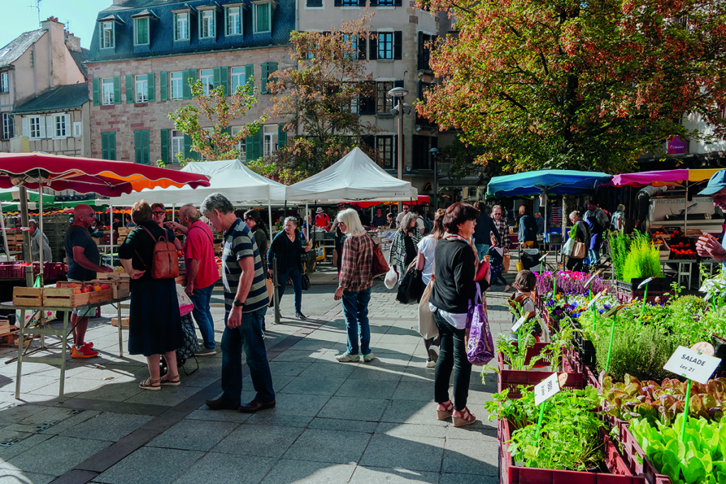 Marché à Rodez. (c) Rodez agglomération/Nuuk Photographies le marché de la place du bourg